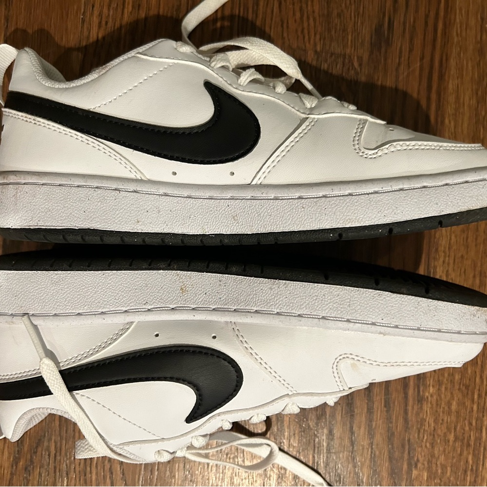 Nike Classic White and Black Low-Top Sneakers